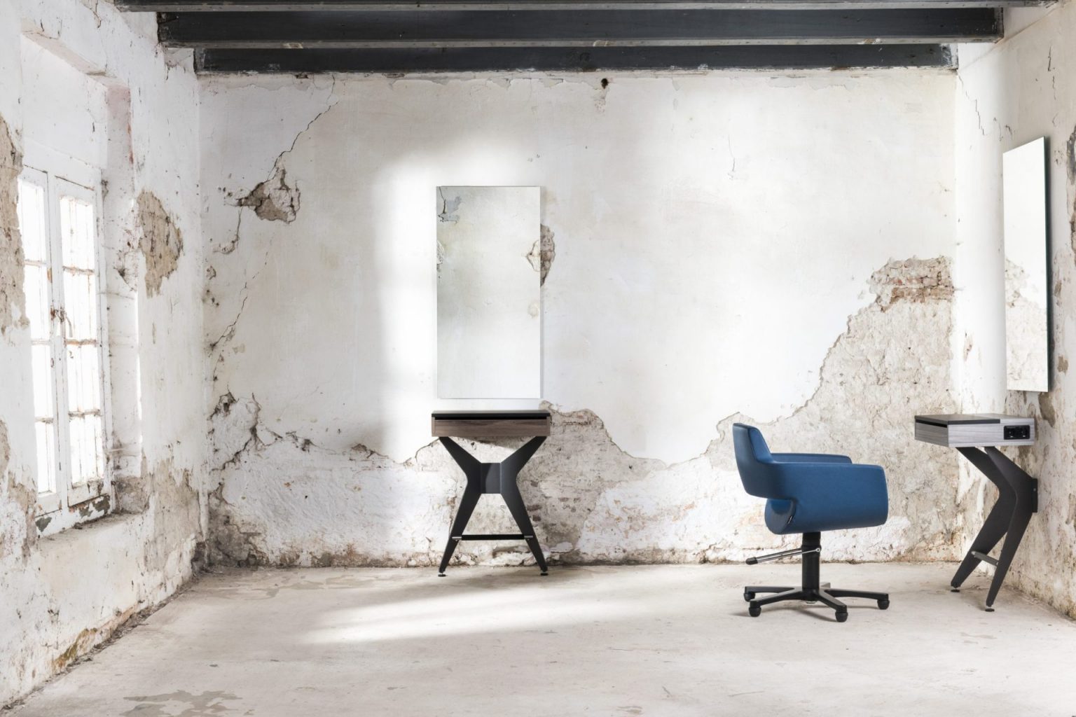 RETRO-65-STYLE_anthracite_CHAIR_petrol_catalogue-setting_0125-scaled-1.jpg